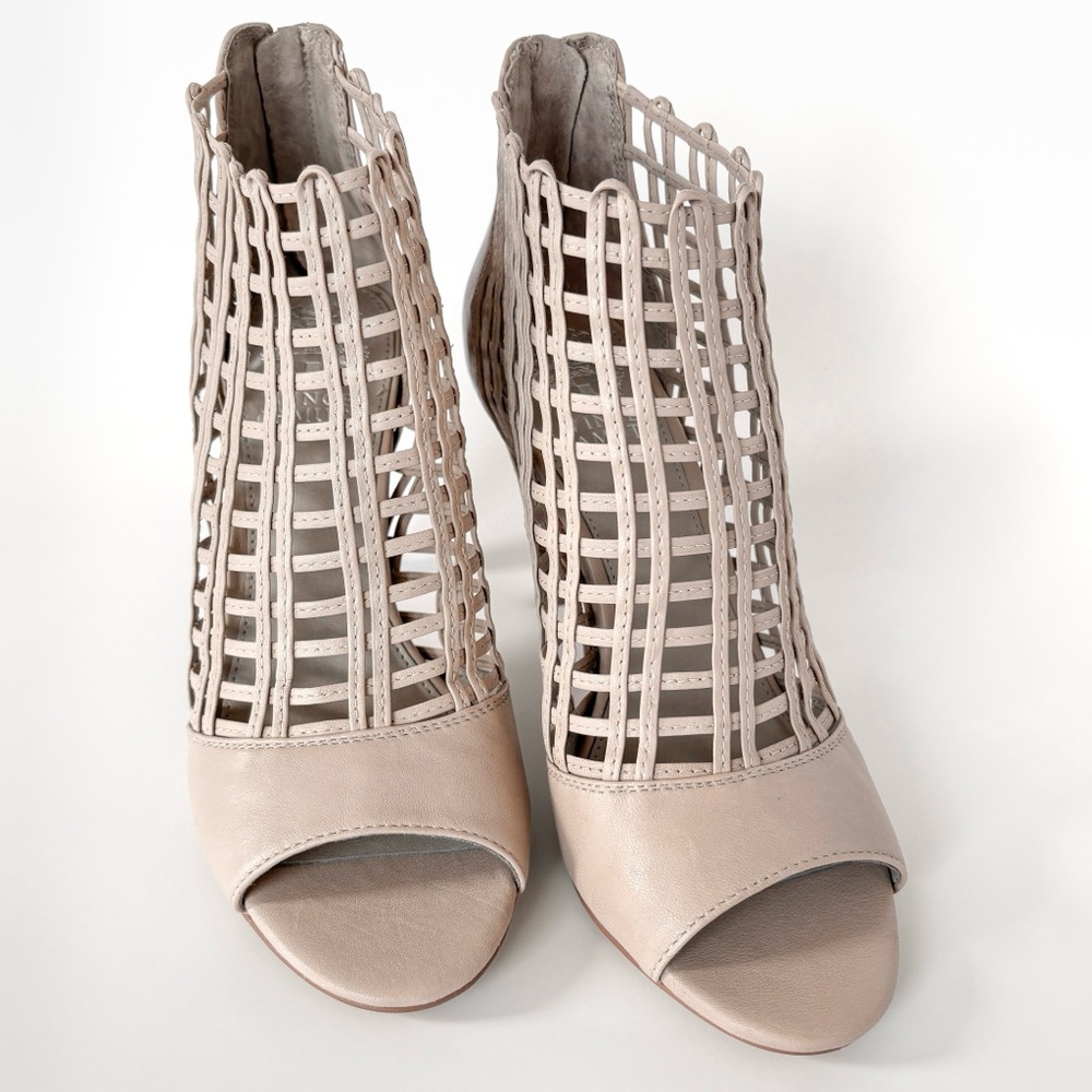 Vince Camuto Atina Woven Leather Peep-Toe Heeled Booties Size 7.5 - Picture 5 of 12